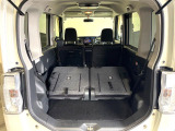 後席を格納すると、これだけの広さが!シーンに合わせたシートアレンジで、大きな荷物も積むことが出来ます♪