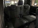 3列目シートはもちろん状態良好☆大人でもゆったりと座って頂けますので、大人数でのお出かけもラクラクです♪ご家族で、気の知れた仲間で、ドライブに行くのが楽しみですね♪