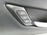 運転席のシートポジションを記憶・再現できるメモリー機能を搭載しています。
