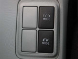 トヨタファイナンスのクレジットにてお車購入の際に加入できる保険です。お車に関する相談窓口を1つにできて便利になります。