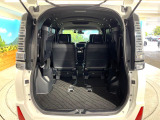 後席を格納すると、これだけの広さが!シーンに合わせたシートアレンジで、大きな荷物も積むことが出来ます♪