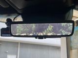 【デジタルインナーミラー】後席の大きな荷物や同乗者で後方が確認しづらい時でも安心!カメラが撮影した車両後方の映像をルームミラー内に表示。クリアな視界で状況の確認が可能です!
