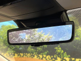 【デジタルインナーミラー】後席の大きな荷物や同乗者で後方が確認しづらい時でも安心!カメラが撮影した車両後方の映像をルームミラー内に表示。クリアな視界で状況の確認が可能です!