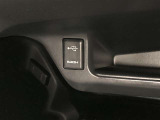USB/HDMI入力端子です。デジタル機器をつないで高画質、高音質データを車の中でも楽しむことができます。USBポートは給電も可能です。