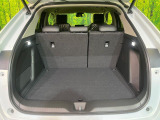 普段のお買い物や通勤、送迎等に十分な荷室スペースを確保しております。セカンドシートを倒すと、大きな荷物の積載も可能です♪