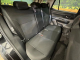 後部座席も気になるようなキズ・汚れやへたり等、大きなダメージはなく、良好な状態です。