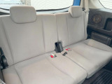 3列目シートはもちろん状態良好☆大人でもゆったりと座って頂けますので、大人数でのお出かけもラクラクです♪ご家族で、気の知れた仲間で、ドライブに行くのが楽しみですね♪