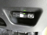 ETC車載器付きです。高速道路の料金所渋滞も解消!落ち着いてスムーズに通過できます。今や必需品の一つとなった装備ですね。