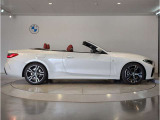 【BMWの伝統-3】BMWのお車は、&ldquo;駆け抜ける歓び&rdquo;を体現しております。走行の安定性とコーナリングの良さを追求し、思い通りにハンドルの操作可能です。