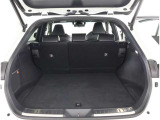 広々としたラゲージスペースを備えています。大きなものや長さのある荷物もしっかりと積み込めます。