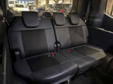 3列目シートはもちろん状態良好☆大人でもゆったりと座って頂けますので、大人数でのお出かけもラクラクです♪ご家族で、気の知れた仲間で、ドライブに行くのが楽しみですね♪