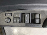 パワーウィンドウスイッチです。当たり前にないと不便な装備ですよね!