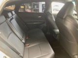 後部座席も気になるようなキズ・汚れやへたり等、大きなダメージはなく、良好な状態です。