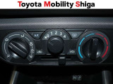 マニュアルエアコン装着車です。お好みのモ-ドに設定して、快適な室内温度をお楽しみ下さい。