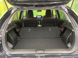 後席を格納すると、これだけの広さが!シーンに合わせたシートアレンジで、大きな荷物も積むことが出来ます♪