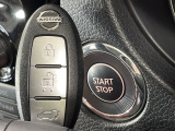 【インテリジェントキー】カバンやポケットに入れたままでもドアの施錠・解錠が可能なスマートキーを装備。エンジンのオン・オフ時もカギを取り出す必要が無いからとっても便利です♪