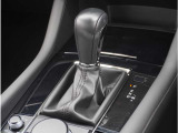 【シフトレバー】シフトもとても操作しやすいデザインになっております。運転する人の事を第一に考えた操作性の高い仕様です。