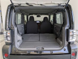 2列目シートを倒すと、大きな荷物の積載も可能です