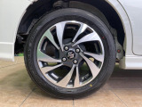 【純正15インチアルミホイール】外観にマッチした純正アルミホイールを装着しております。各種社外アルミホイールや、スタッドレスタイヤも取扱いしております。是非ご相談くださ