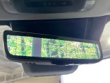 【デジタルインナーミラー】後席の大きな荷物や同乗者で後方が確認しづらい時でも安心!カメラが撮影した車両後方の映像をルームミラー内に表示。クリアな視界で状況の確認が可能です!