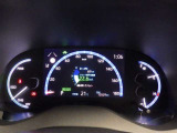 とっても見やすいメーターです。夜間時はラグジュアリーな気分にさせてくれる照明が魅力ですので、夜のドライブも楽しみになりますよ♪