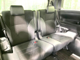 3列目シートはもちろん状態良好☆大人でもゆったりと座って頂けますので、大人数でのお出かけもラクラクです♪ご家族で、気の知れた仲間で、ドライブに行くのが楽しみですね♪