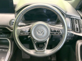 【純正革巻きステアリング】上質な革を使用することで、手にしっかり馴染みとても運転しやすいハンドルです♪