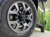 【純正15インチアルミホイール】外観にマッチした純正アルミホイールを装着しております。各種社外アルミホイールや、スタッドレスタイヤも取扱いしております。是非ご相談ください♪