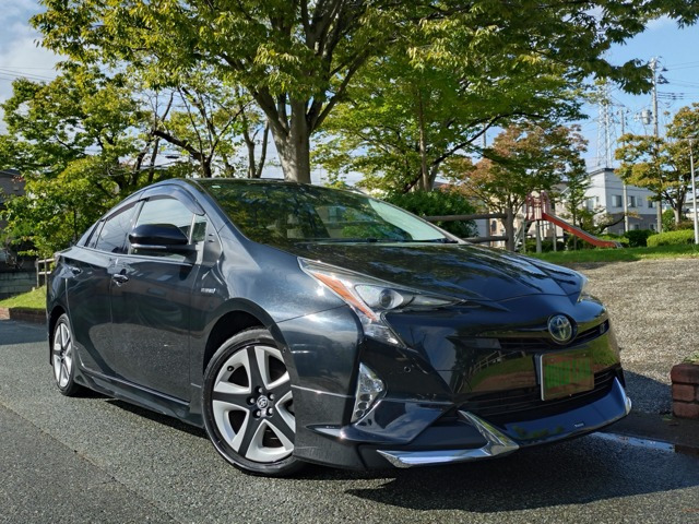 トヨタ プリウス 