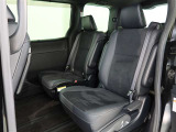ゆとりある広々とした車内空間は、ドライブを始め買い物やレジャーなど、幅広く活躍します。一人でもみんなとでもお出かけを楽しみましょう!