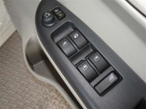 電動格納式ドアミラー・パワーウインドウを装備しています。