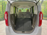 後席を格納すると、これだけの広さが!シーンに合わせたシートアレンジで、大きな荷物も積むことが出来ます♪