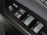 電動格納式ドアミラー・パワーウインドウを装備しています。