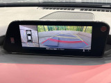 【360&deg;ビューモニター】専用のカメラにより、上から見下ろしたような視点で360度クルマの周囲を確認することができます☆縦列駐車や幅寄せ時に活躍してくれます♪