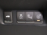 ★使いやすさや安全性を追求したステアリング周り!高級車ゆえにスイッチ類が多いのも特徴ですね!考え尽くされた配置ですぐに使いこなす事が出来ますのでご安心下さい!是非、体感してみて下さい!!