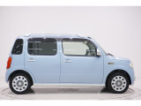 県内13店舗にて常時500台以上ダイハツ車を展示中です。見て、触って、納得のいく一台をぜひ見つけてください。
