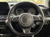 【純正革巻きステアリング】上質な革を使用することで、手にしっかり馴染みとても運転しやすいハンドルです♪