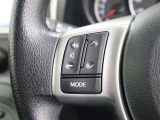 左側に音量調整ボタンがついてますので、運転中でも操作出来ますので、ストレス感はないです。
