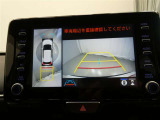 パノラミックビュー付きバックモニターがついていますのでバックでの駐車が苦手な方でも大丈夫です。実際のバック駐車は目視確認と合わせてお使い下さい。
