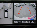 車の真上から見下ろしたような360度視界の良い『アラウンドビューモニター』です♪♪ 苦手な狭い駐車場、暗い所でも確認ができてとっても安心です♪♪