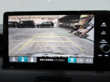 バックカメラの画像です。ガイドラインがスムースな車庫入れをサポートいたします!車庫入れの安心感がアップしますね☆