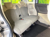 後部座席も気になるようなキズ・汚れやへたり等、大きなダメージはなく、良好な状態です。