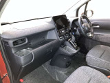 見通しのよいすっきりとした視界で、誰でも運転しやすいです。運転のしやすさは疲れにくさにも繋がりますよ♪