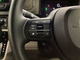 ステアリング左手側はオーディオ関連の操作スイッチです。視線を逸らすことなく運転に集中できます