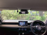 フロントガラスが大きく、ワイドな視界で運転もしやすくなるように設定されています。