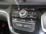 エアコンはオートエアコンでお好みの温度調整が出来、オールシーズン快適にドライブできます!さらに、運転席&助手席シートヒーターが付いてます。HIとLOの2段階に温度設定が可能です。