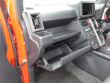 中古車は一物一価、同じようなお車でも、整備状況、外内装の状態など様々です。