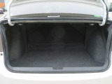 トランクルーム内の画像です。レイアウトで広々荷室が確保出来ます!