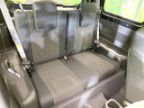 後部座席も気になるようなキズ・汚れやへたり等、大きなダメージはなく、良好な状態です。