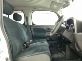 【運転席】シート周りは使用感も少なく、良好な状態となります。丁寧につかわれていたことがよくわかります。